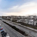 Centrum Coastal By Bookinghost *