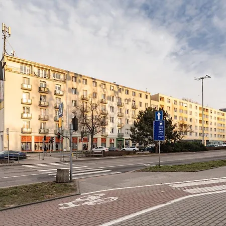 Centrum Coastal By Bookinghost *