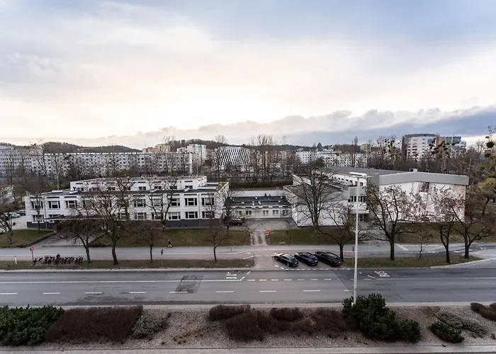 Centrum Coastal By Bookinghost *