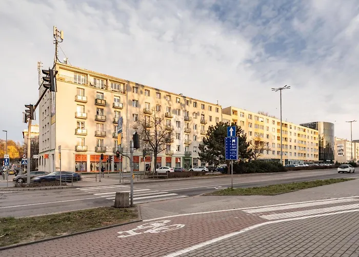 Centrum Coastal By Bookinghost *